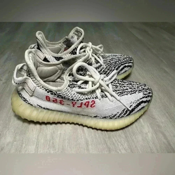 ADIDAS‎ YEEZY BOOST 350 V2 KANYE WEST ZEBRA  BLACK BELUGA SESAME size 6.5 - Picture 1 of 5